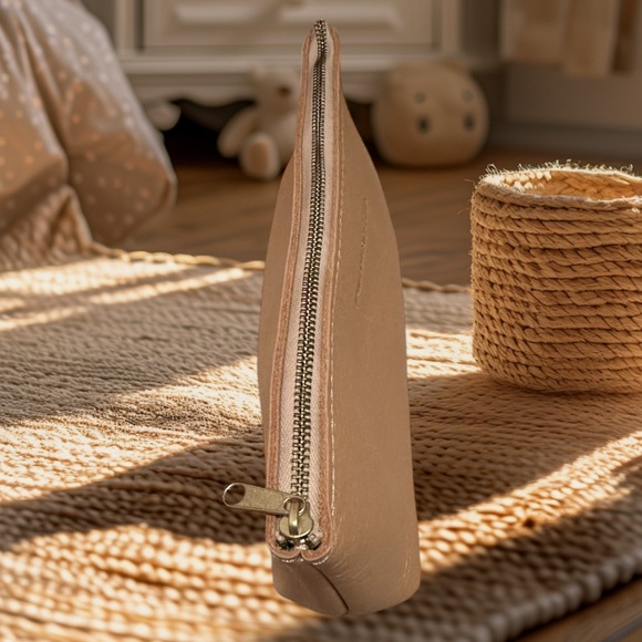 PLG Champagne Utility Bag! - Picture 5 of 6